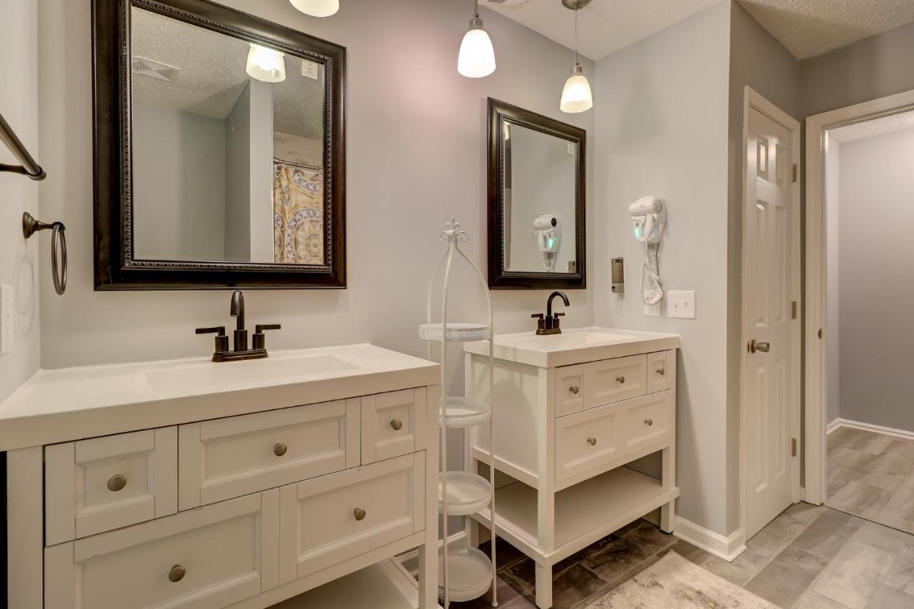 #111 Elaborate Condo Ideal Location 2Brm/2 Parking Hilton Head Island Eksteriør bilde