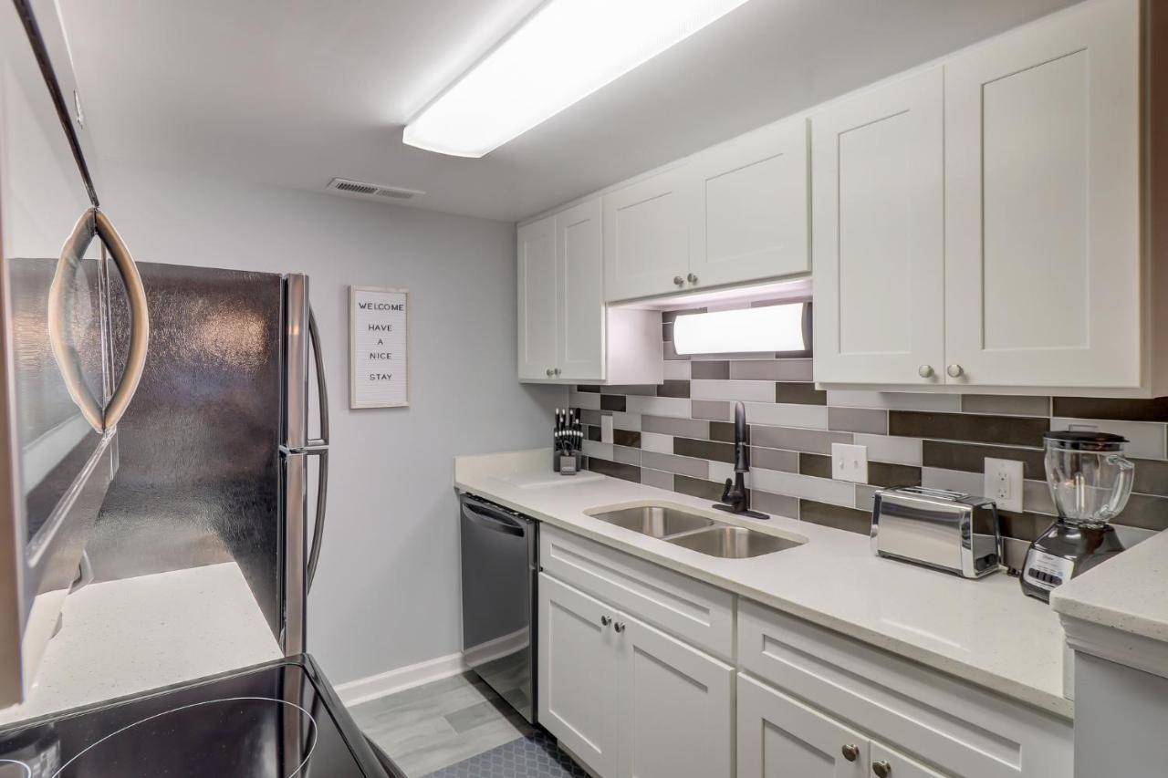 #111 Elaborate Condo Ideal Location 2Brm/2 Parking Hilton Head Island Eksteriør bilde